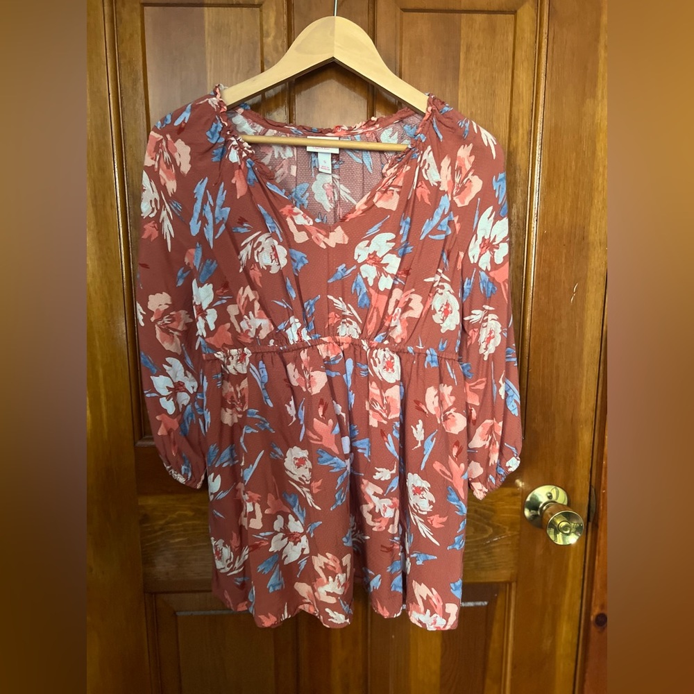 Maternity blouse size small. Elastic cinched waist